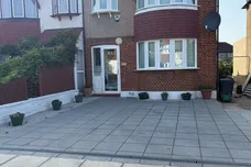 Hillcross Avenue, Morden