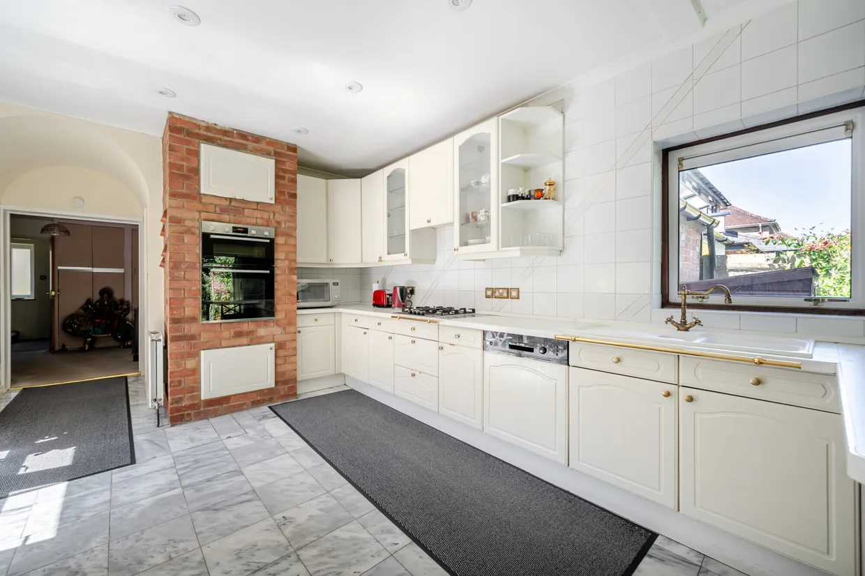Burfield Road, Windsor, SL4 photo 3