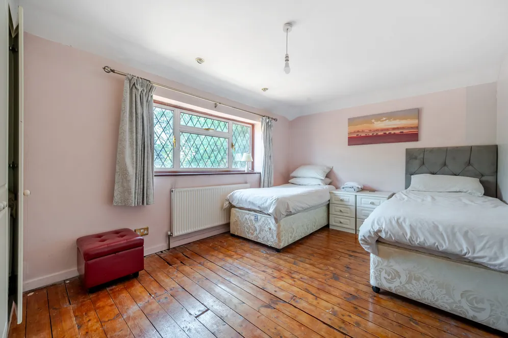 Burfield Road, Windsor, SL4 photo 11