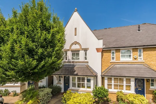Admiralty Way, Teddington, TW11 photo 1