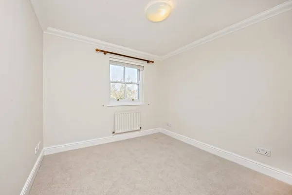 Admiralty Way, Teddington, TW11 photo 7