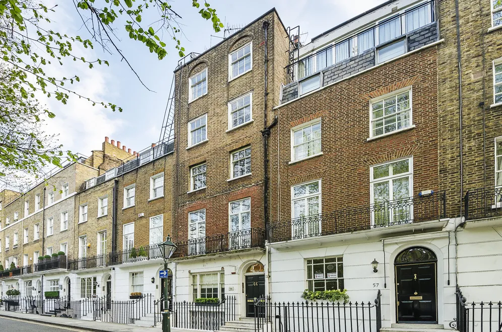 Brompton Square Knightsbridge SW3 photo 2