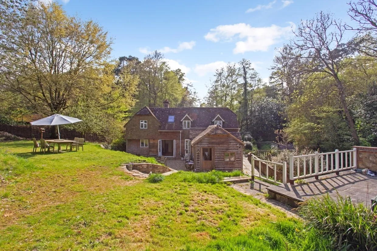 Dye House Road Thursley GU8 photo 13