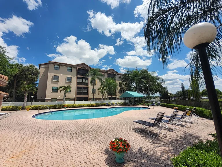 4300 NW 30th St, Coconut Creek, FL 33066
