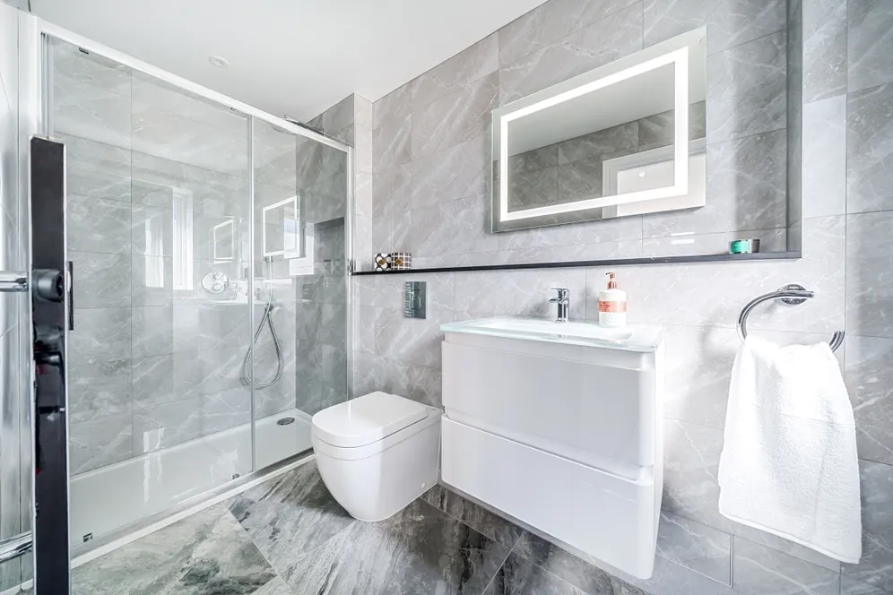 Oatlands Drive Weybridge KT13 photo 8