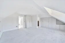 Oatlands Drive Weybridge KT13 photo 9