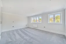 Oatlands Drive Weybridge KT13 photo 15