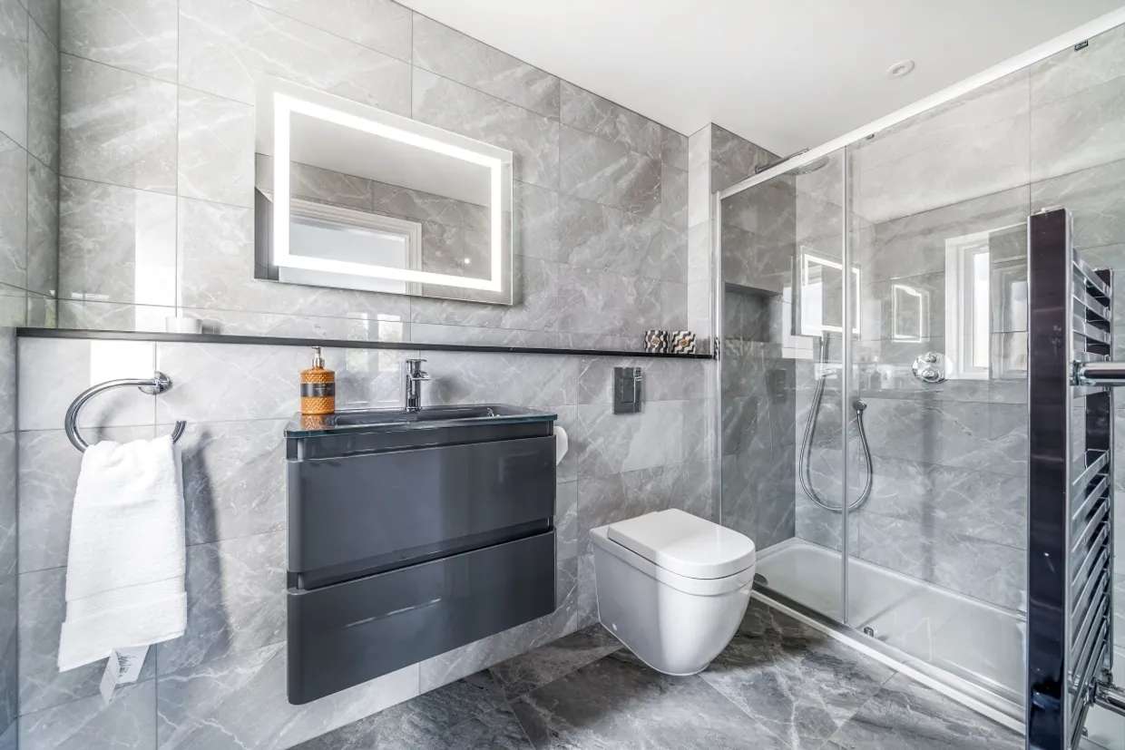 Oatlands Drive Weybridge KT13 photo 16