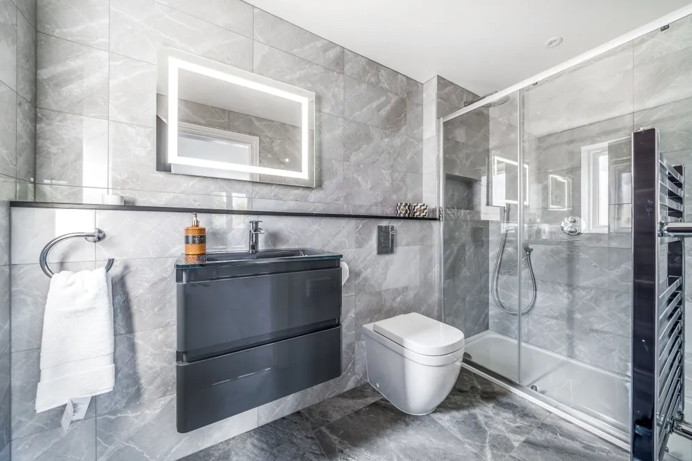 Oatlands Drive Weybridge KT13 photo 16