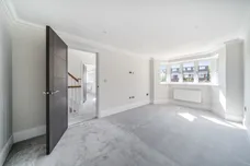 Oatlands Drive Weybridge KT13 photo 17