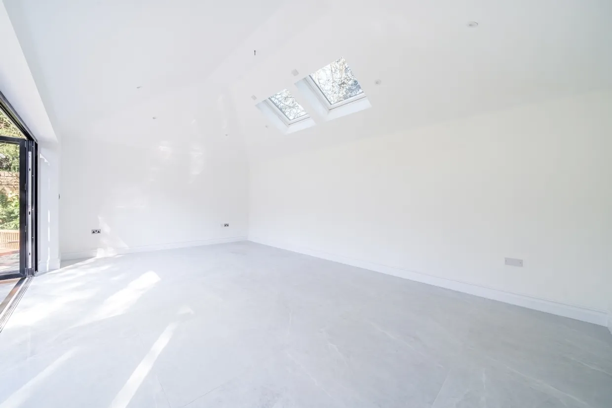 Oatlands Drive Weybridge KT13 photo 20