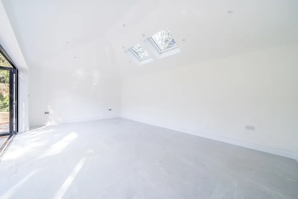 Oatlands Drive Weybridge KT13 photo 20