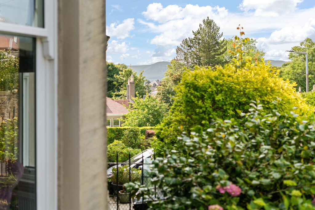37 Morningside Grove, Morningside, Edinburgh, EH10 5PX Image 34