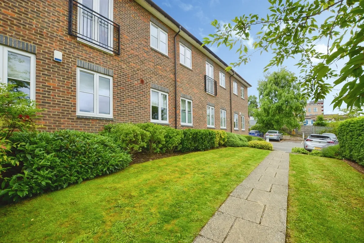 Gibbs Couch, Watford