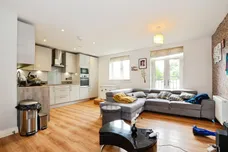 Gibbs Couch, Watford