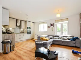 Gibbs Couch, Watford thumb 3