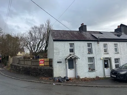 Cwrtnewydd, Llanybydder, SA40