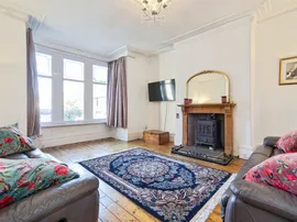 Toller Drive, BRADFORD thumb 3