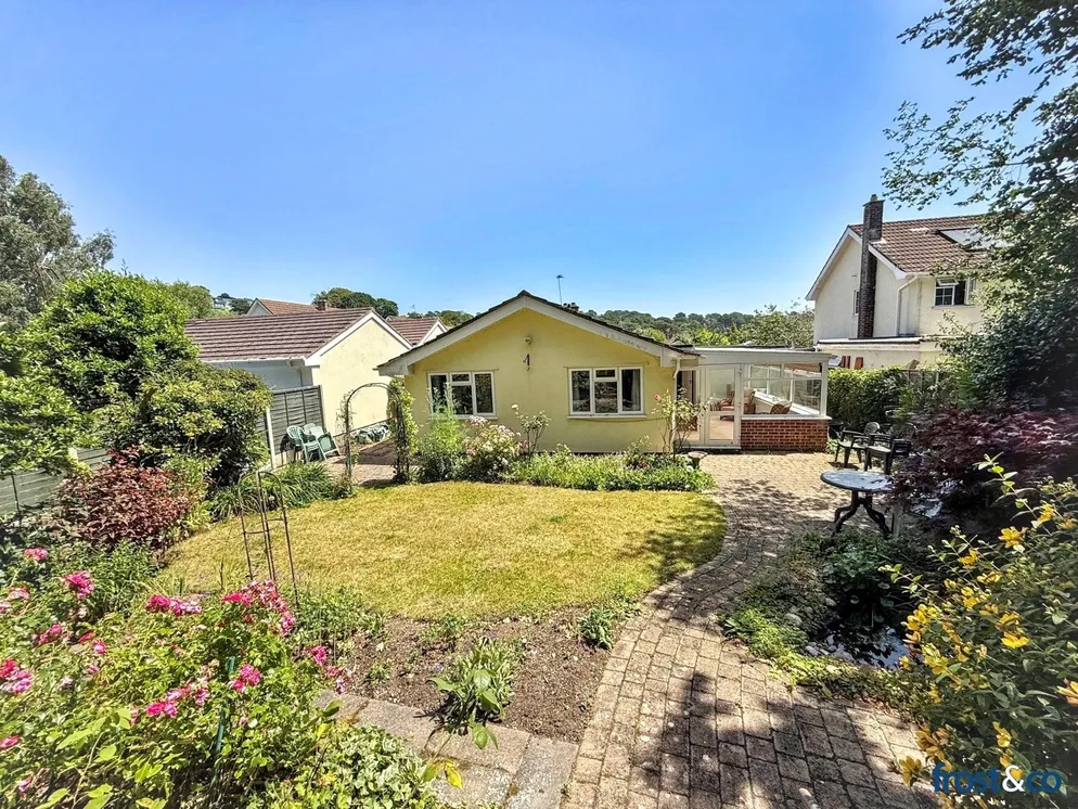 Property carousel item 11