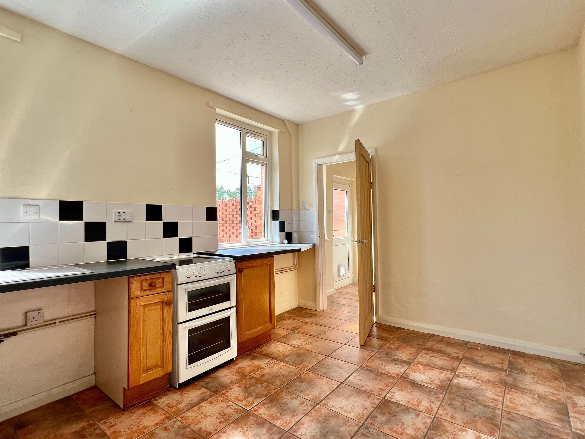 North Villas, Cotford St. Luke - NO onward chain! Image 5