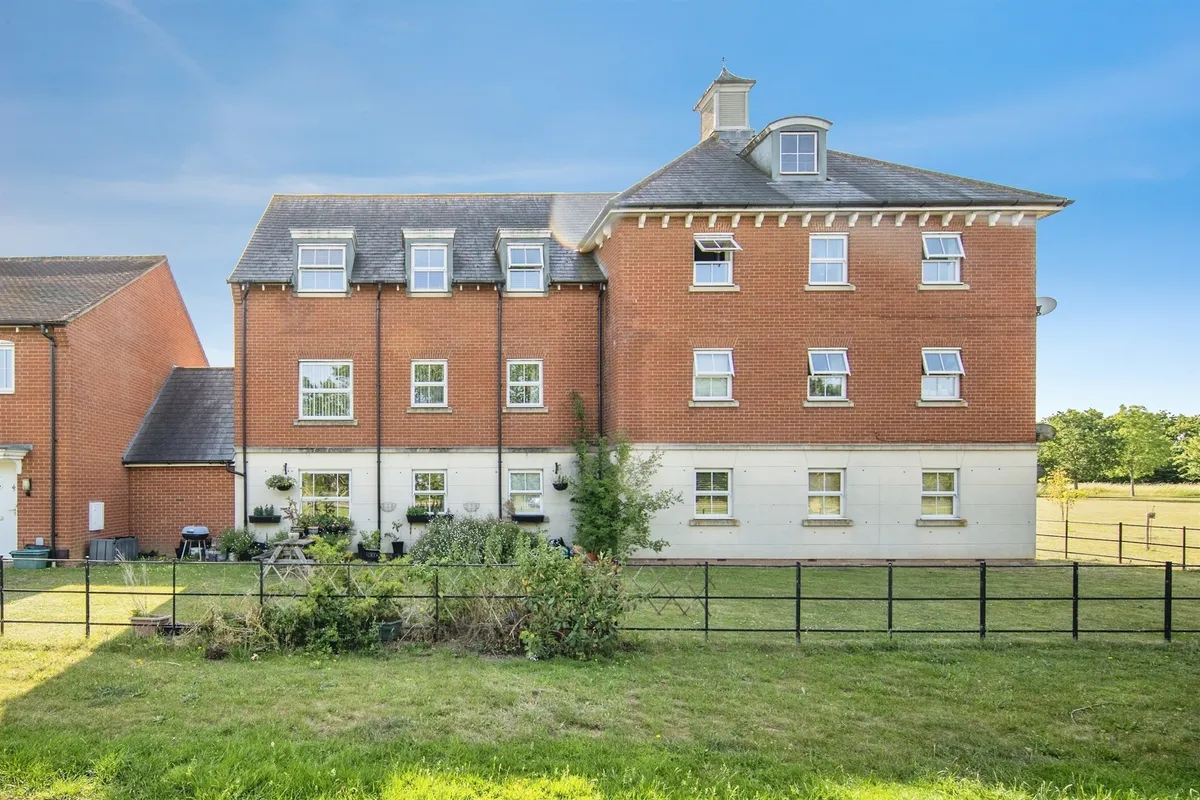 Valentinus Crescent, Colchester