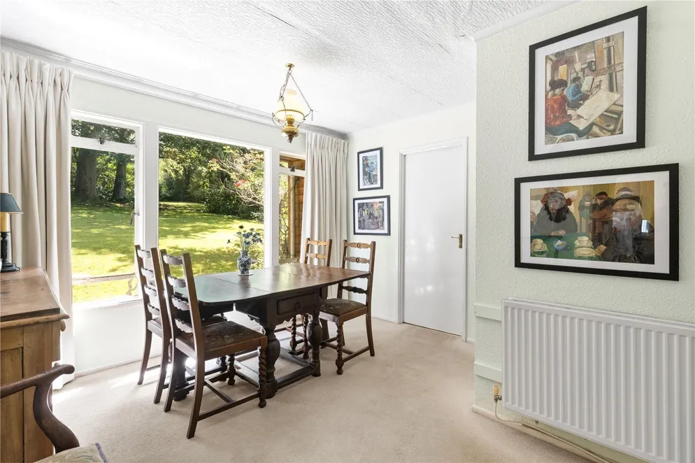 Property carousel item 4