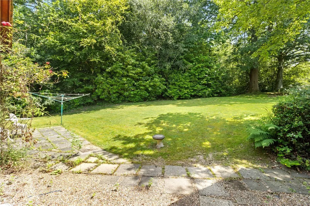 Property carousel item 13