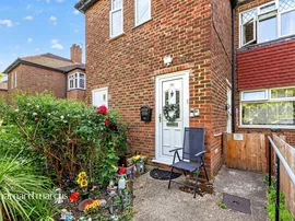 Barnscroft, London photo