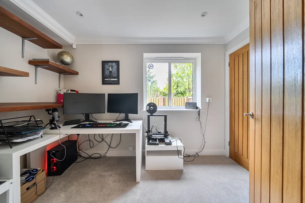 New Road, Cheltenham, GL52 photo 9