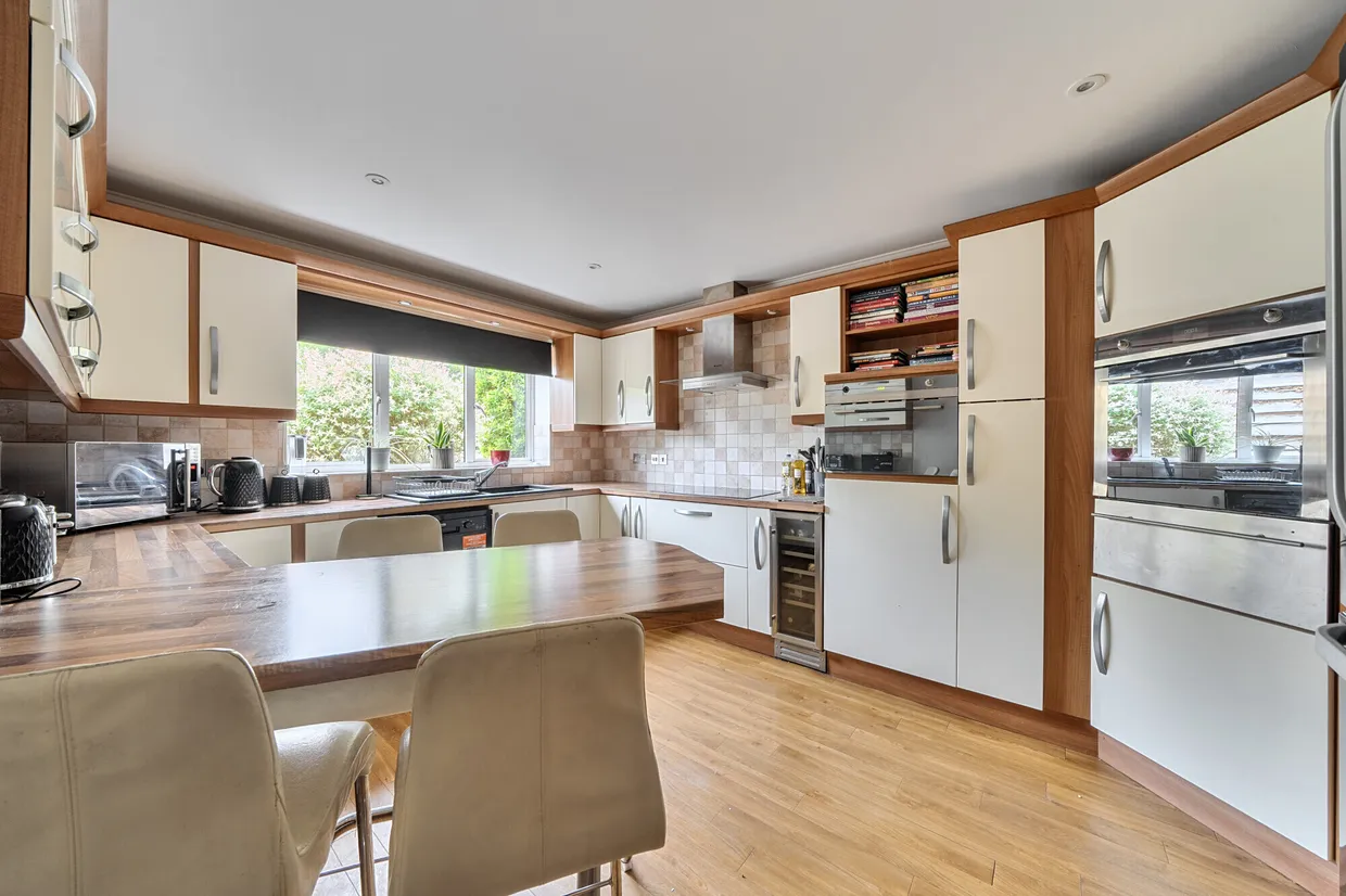 New Road, Cheltenham, GL52 photo 4