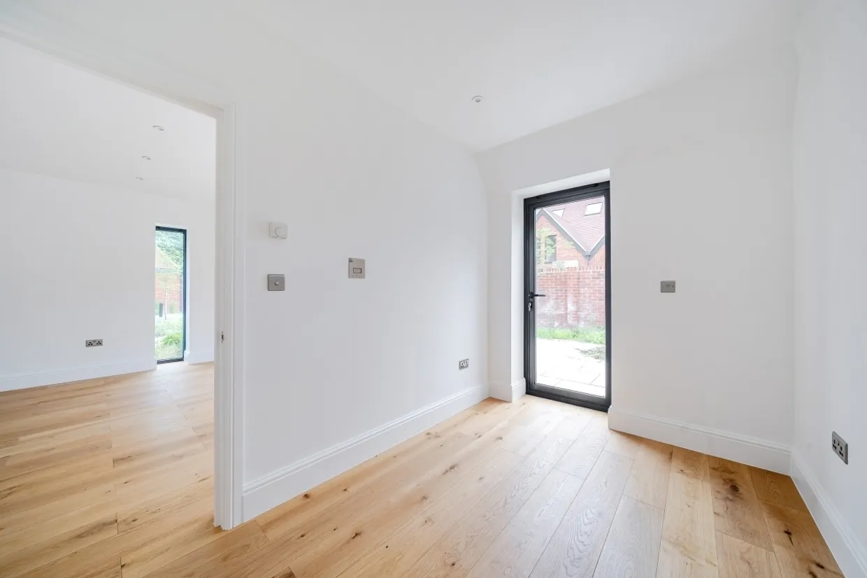 The Grove Coulsdon CR5 photo 2