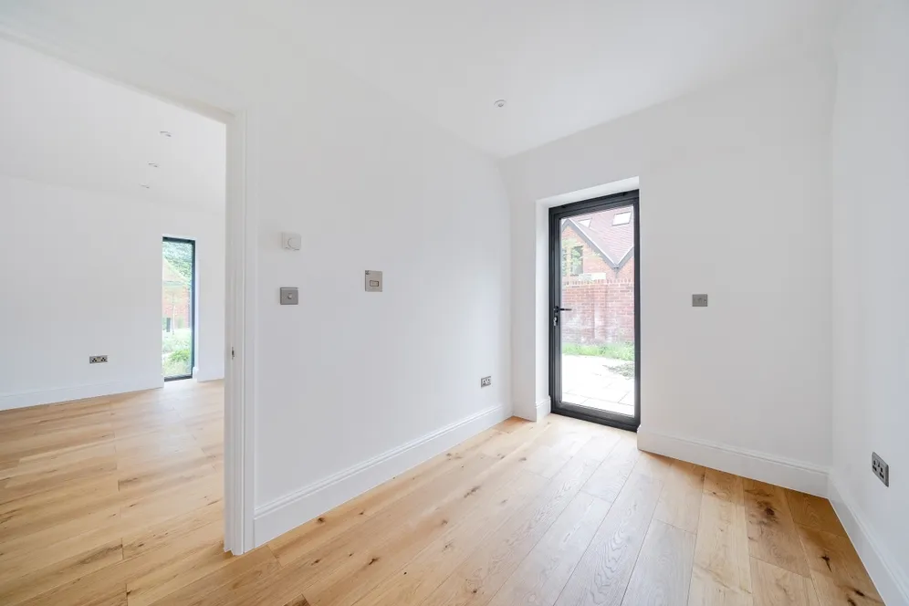 The Grove Coulsdon CR5 photo 2