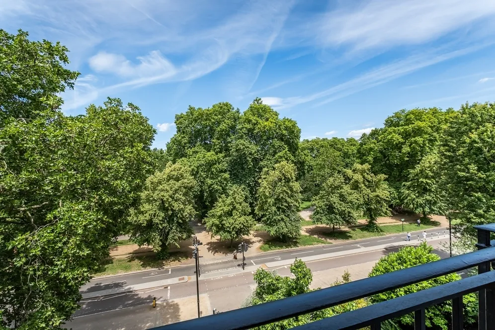 Park Close Knightsbridge SW1X photo 4
