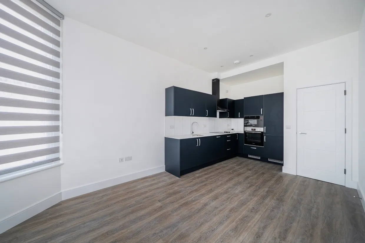 Shoot Up Hill London NW2 photo 6