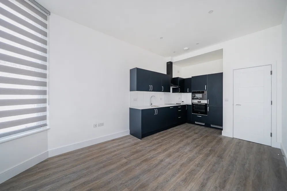 Shoot Up Hill London NW2 photo 6