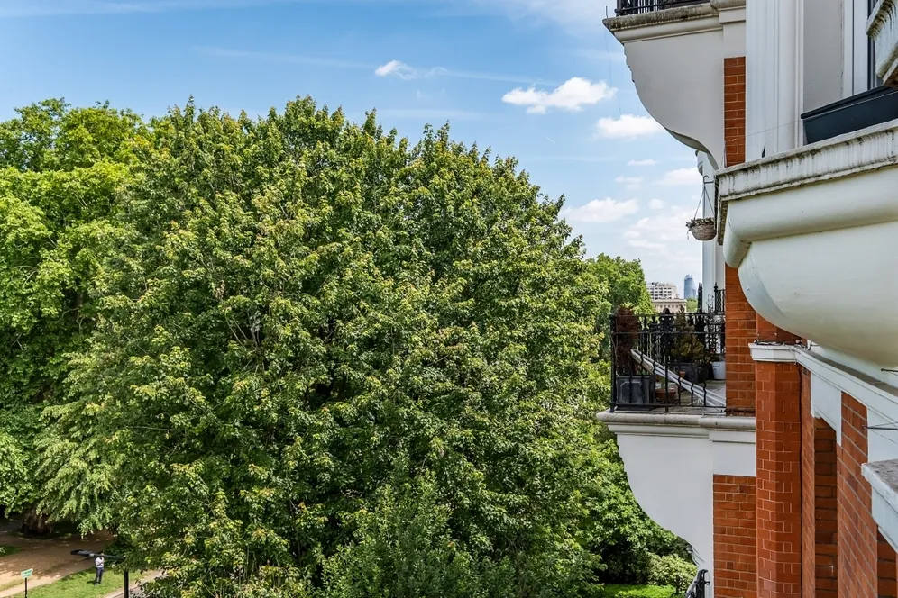 Park Close Knightsbridge SW1X photo 9
