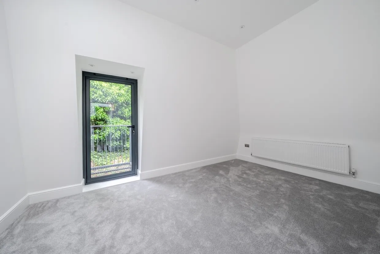 The Grove Coulsdon CR5 photo 13