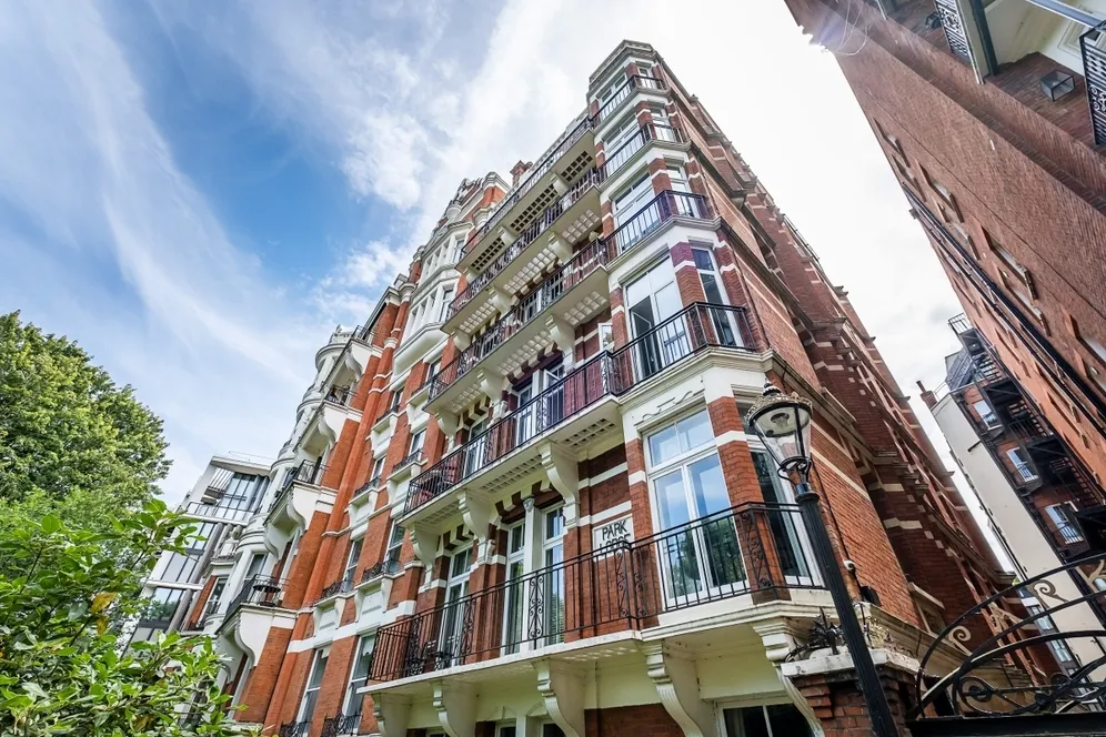 Park Close Knightsbridge SW1X photo 12