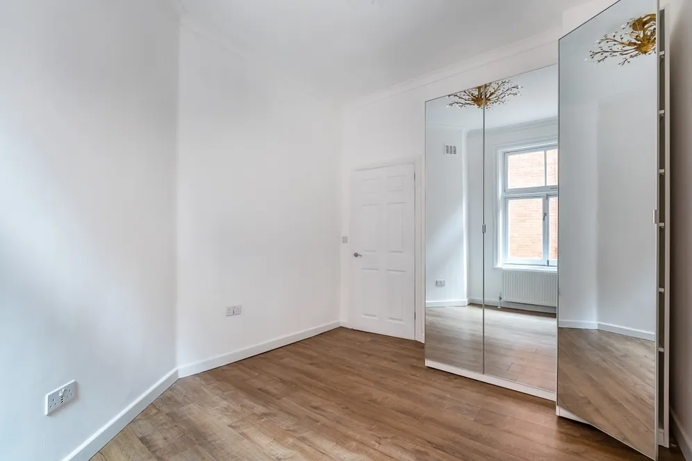 Park Close Knightsbridge SW1X photo 13