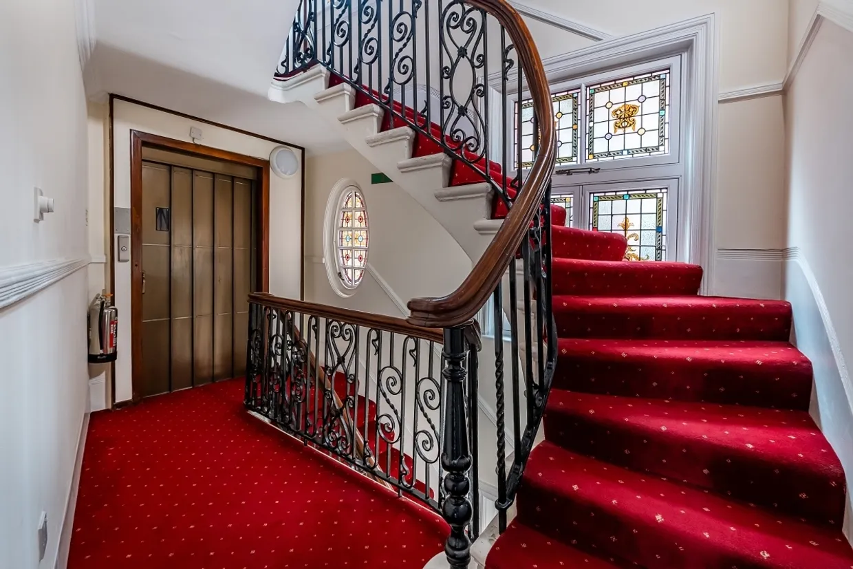Park Close Knightsbridge SW1X photo 16
