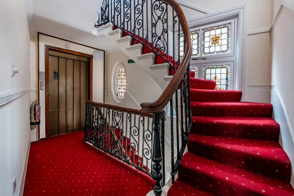 Park Close Knightsbridge SW1X photo 16