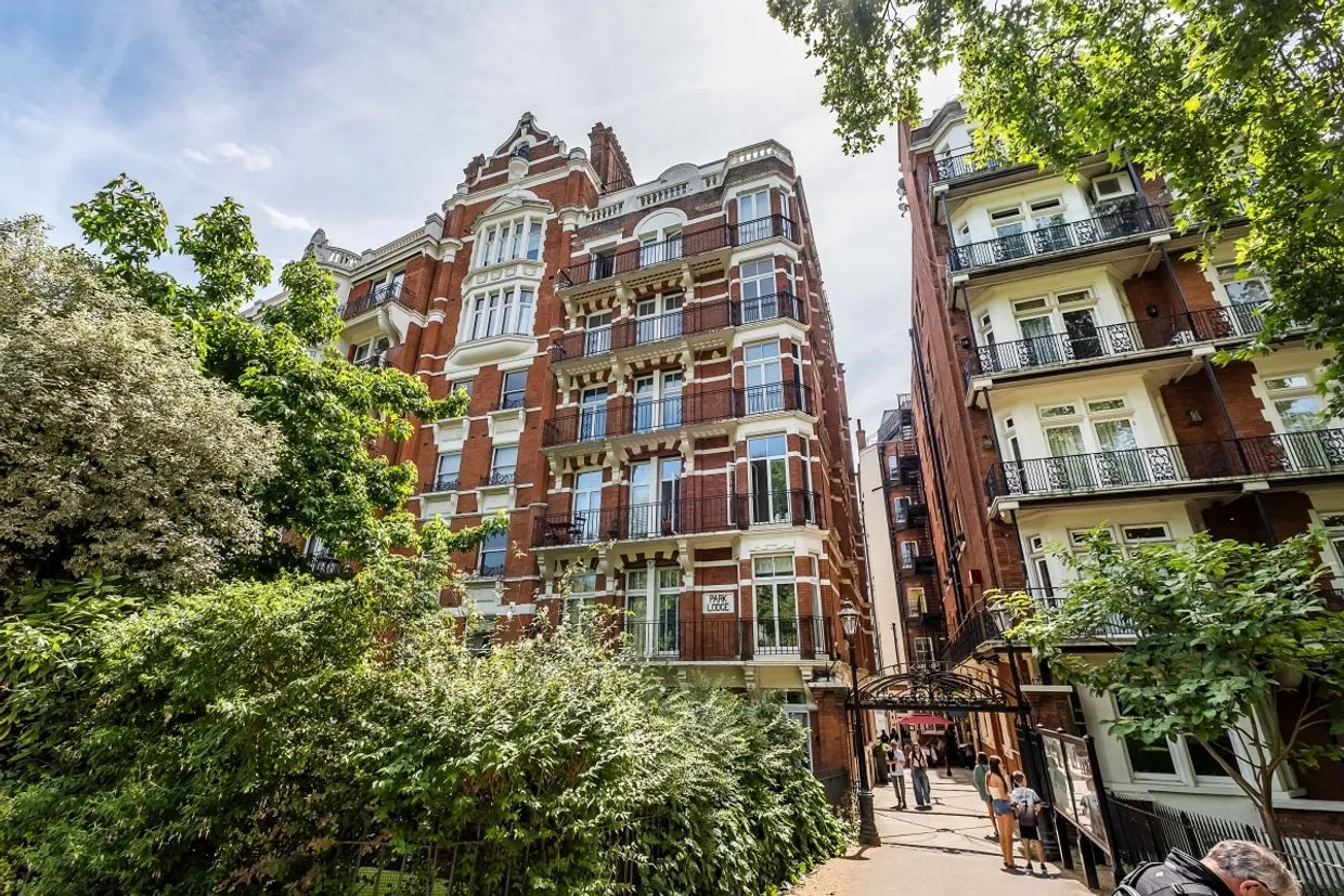 Park Close Knightsbridge SW1X photo 20