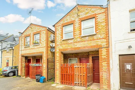 Plough Lane, Teddington, TW11