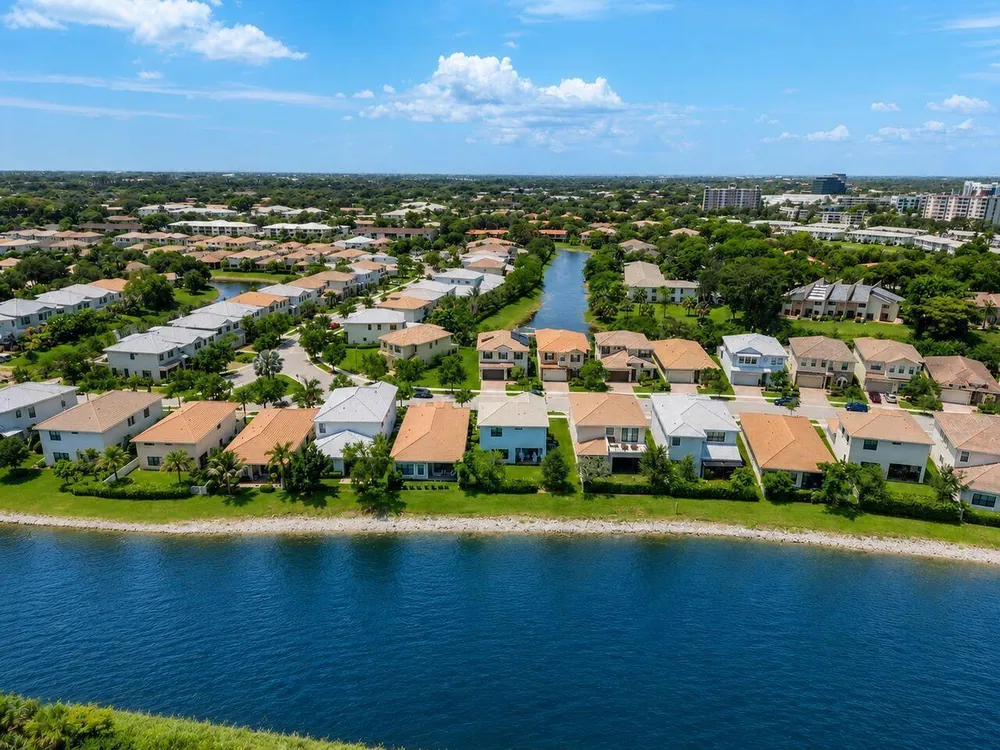 9013 NW 39th St, Coral Springs, FL 33065