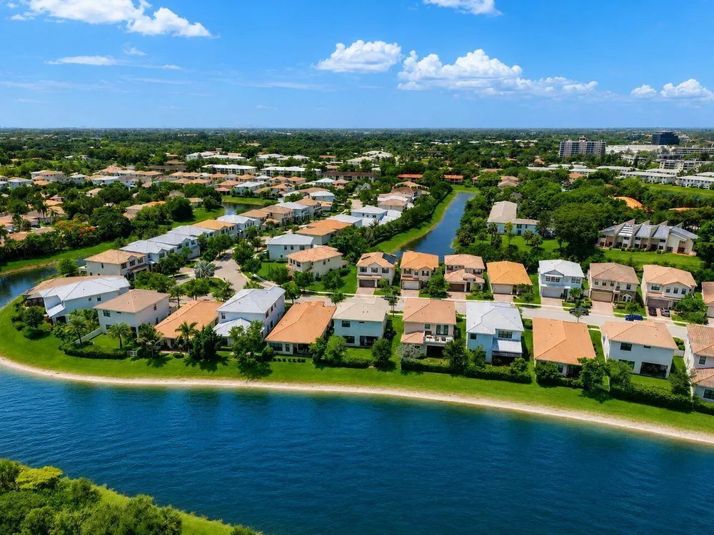 9013 NW 39th St, Coral Springs, FL 33065