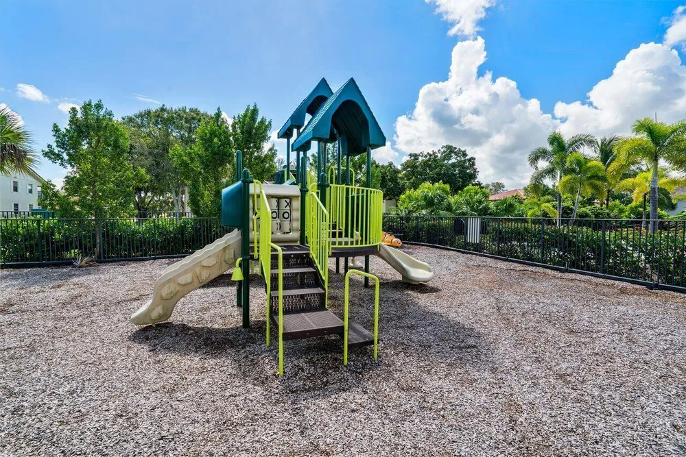 9013 NW 39th St, Coral Springs, FL 33065