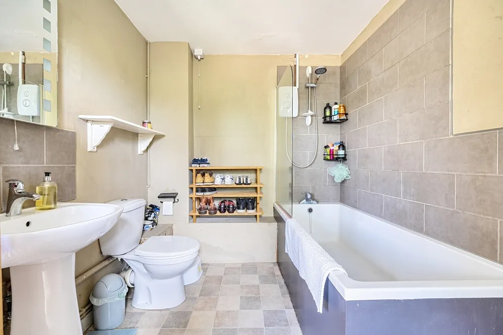 Tetbury Lane Stroud GL6 photo 5