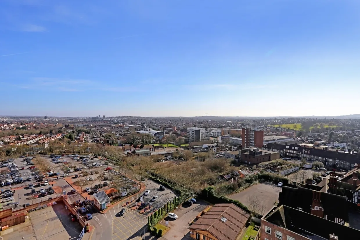 Station Road Edgware HA8 photo 9