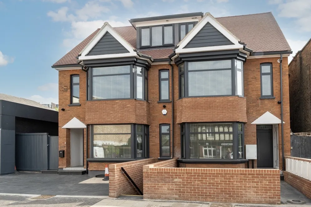 London Road St Albans AL1 photo 9