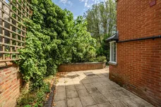 Shoot Up Hill London NW2 photo 9